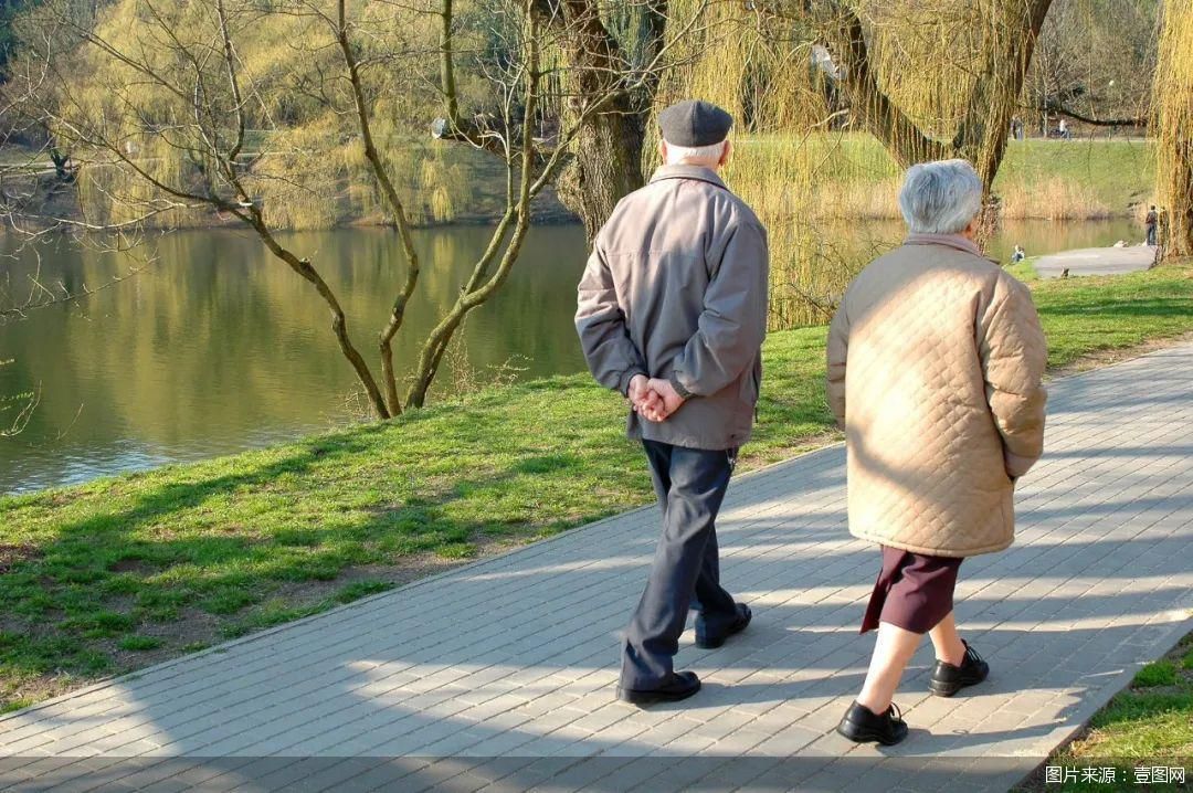 又到一年重阳节，养老敬老，保险如何添把力