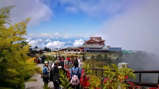 峨眉山公告:持有500股免门票